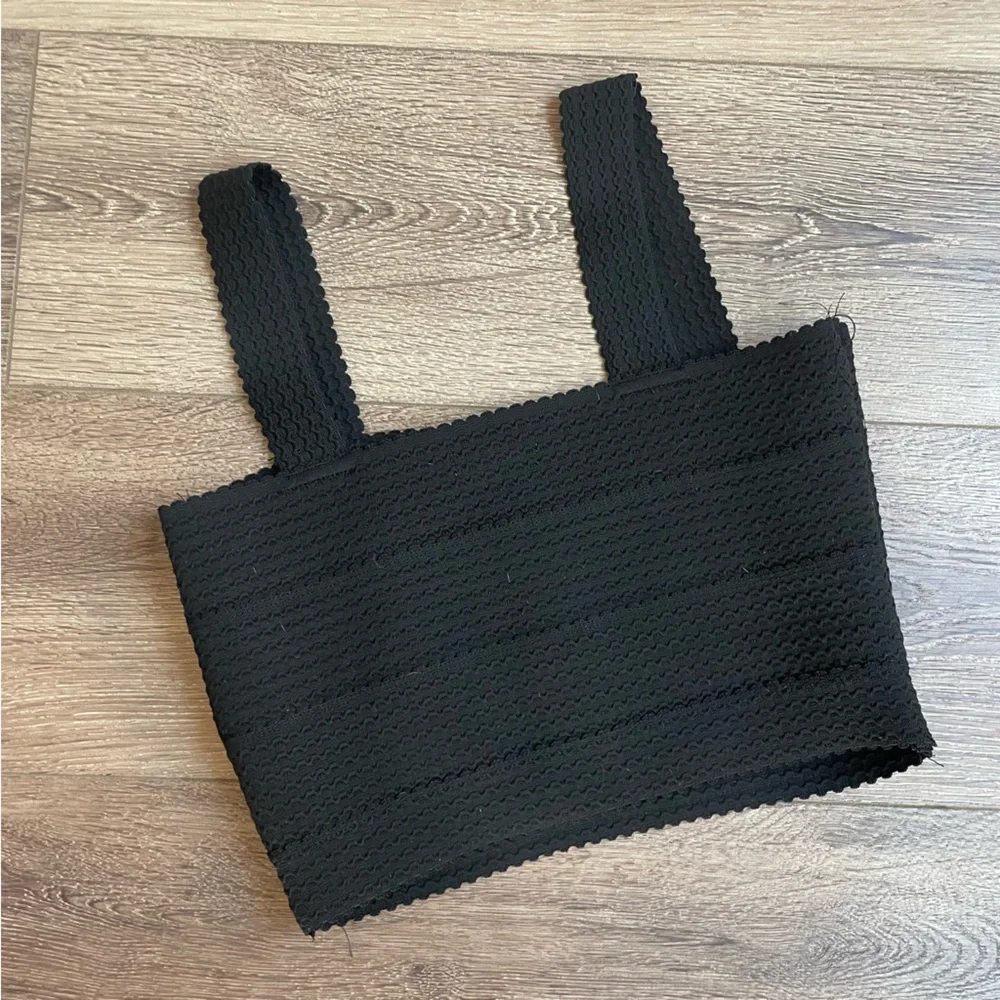 H&M Textured Crop Top Black Small - Picture 2 of 3